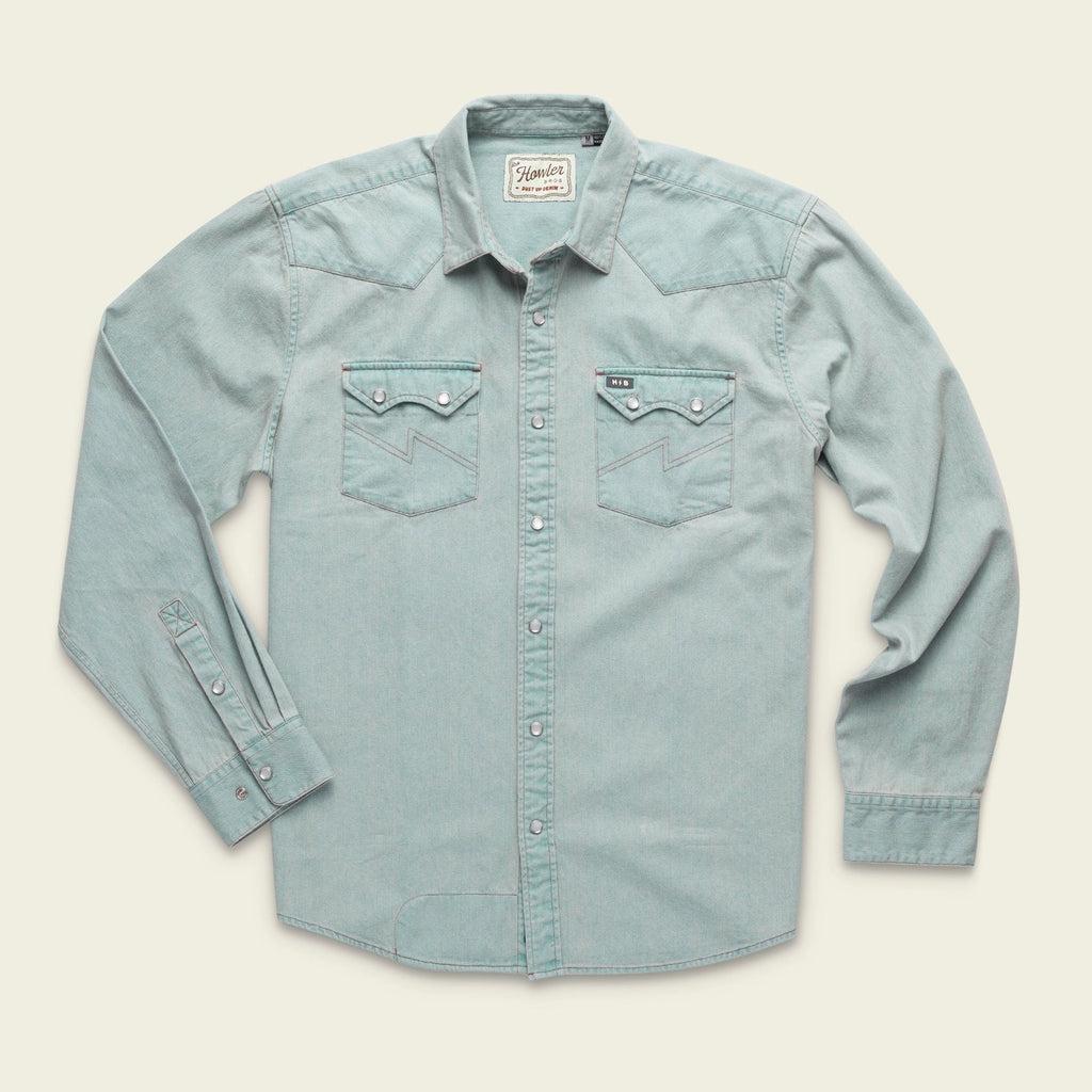 Roper's Clothing solid denim snap shirt in Garth Light Wash, front view