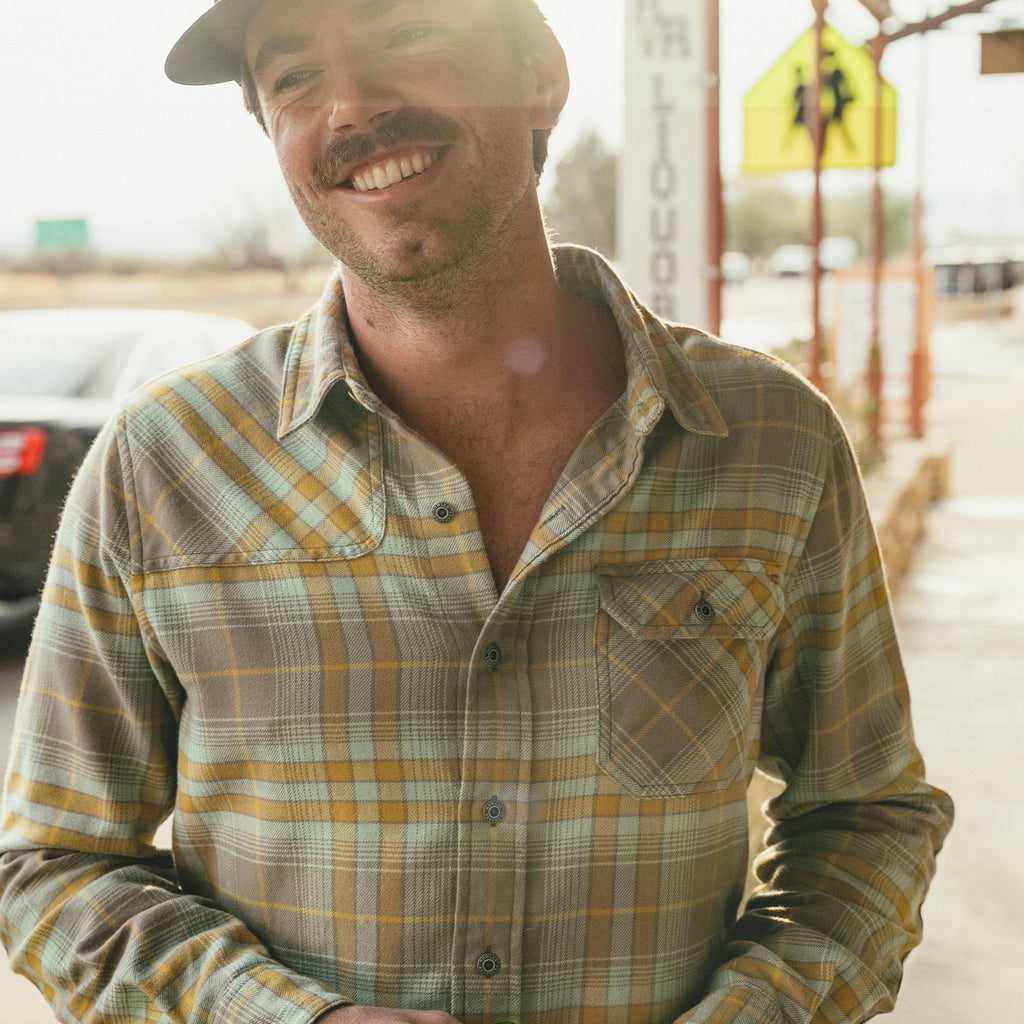 Roper's Clothing plaid flannel shirt in Kempton Plaid: Taupe, chest pocket detail