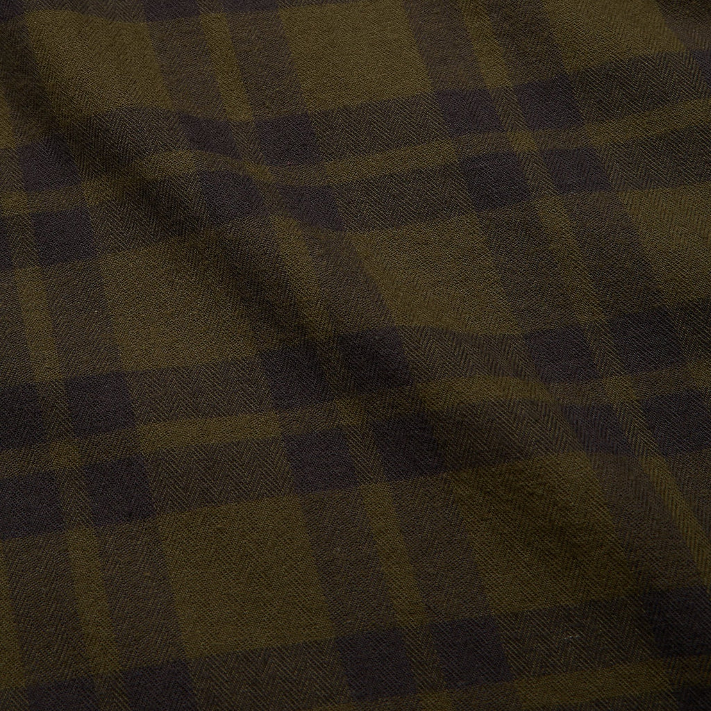 Roper's Clothing plaid flannel shirt in Cohen Plaid: Dark Olive, collar detail