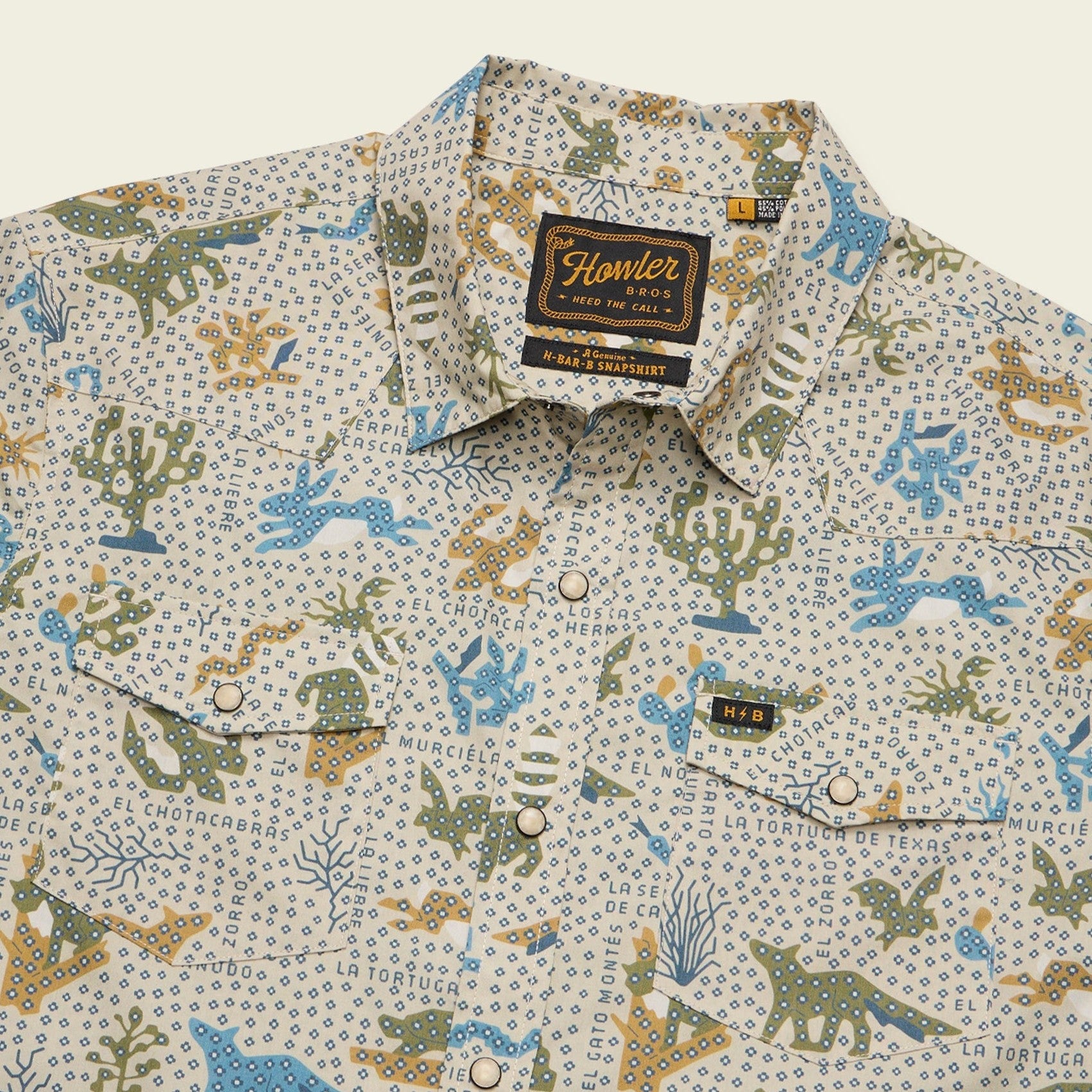 Roper's Clothing print cotton pearl snap shirt in Ecosistema: Sand, placket and yoke detail