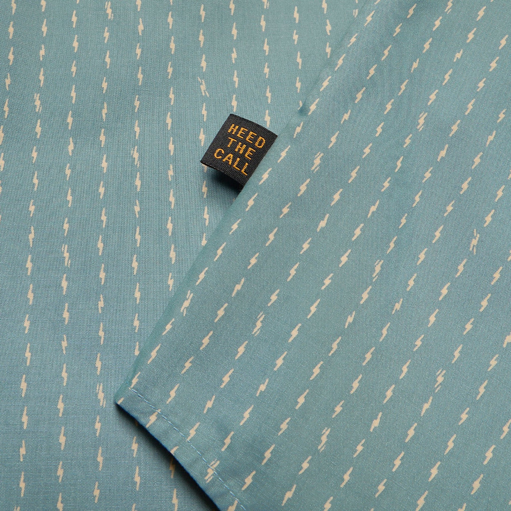 Roper's Clothing print cotton pearl snap shirt in Power Lines: Smoke Blue, collar detail