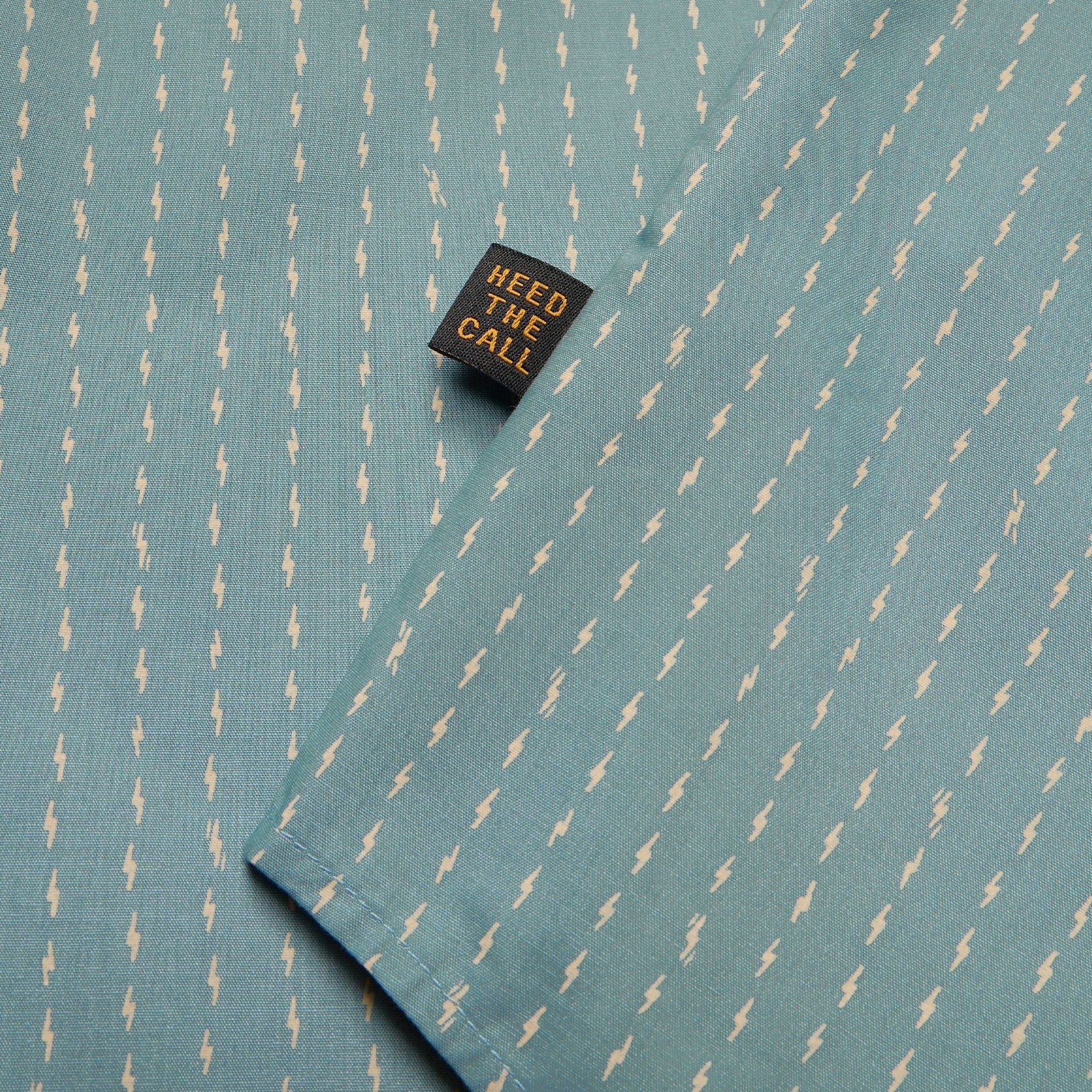 Roper's Clothing print cotton pearl snap shirt in Power Lines: Smoke Blue, collar detail