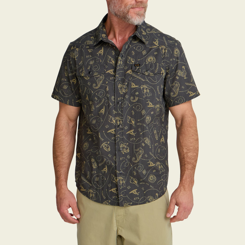 Roper's Clothing print cotton pearl snap shirt in Sea Rodeo: Antique Black, cuff and sleeve detail