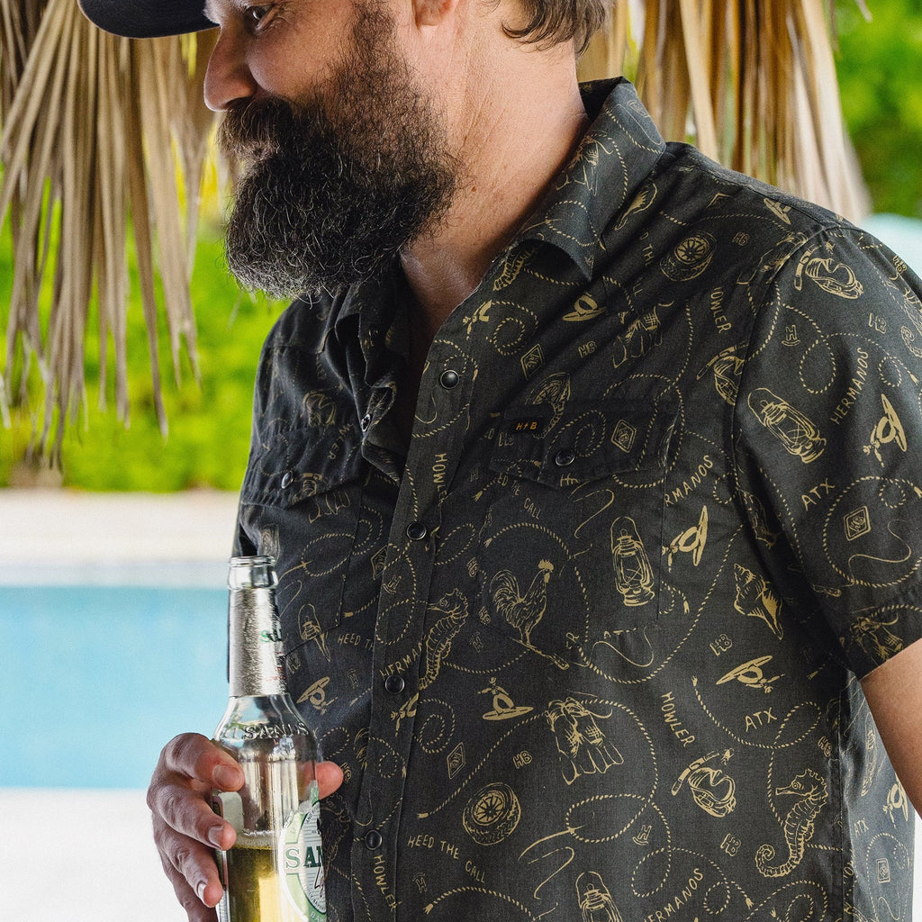 Roper's Clothing print cotton pearl snap shirt in Sea Rodeo: Antique Black, back view