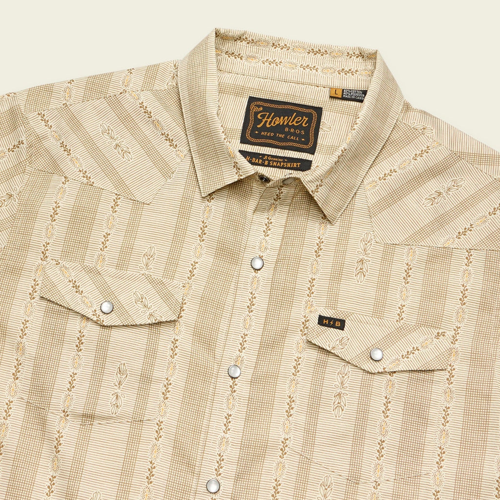 Roper's Clothing floral cotton pearl snap shirt in Prairie Garland: Dust, placket and yoke detail