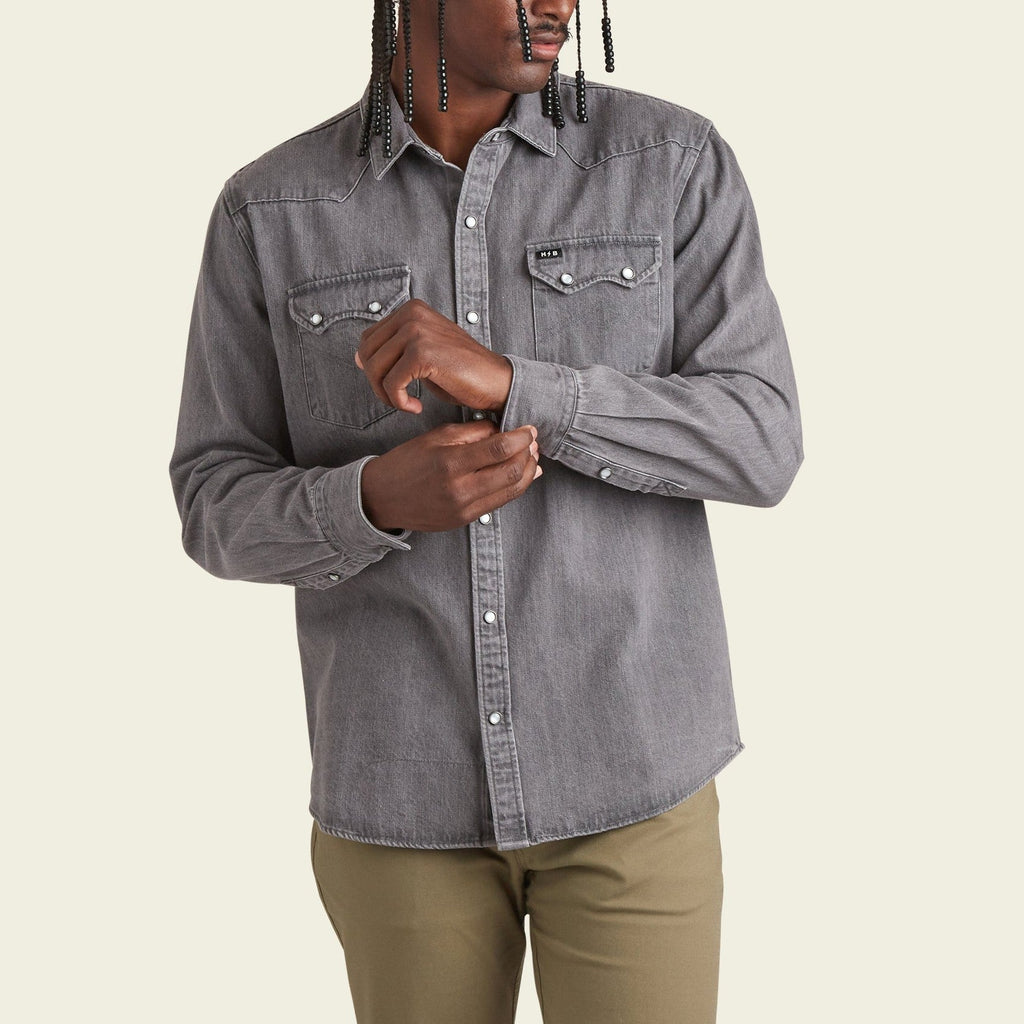 Roper's Clothing solid denim snap shirt in Jovi Grey Wash, cuff and sleeve detail