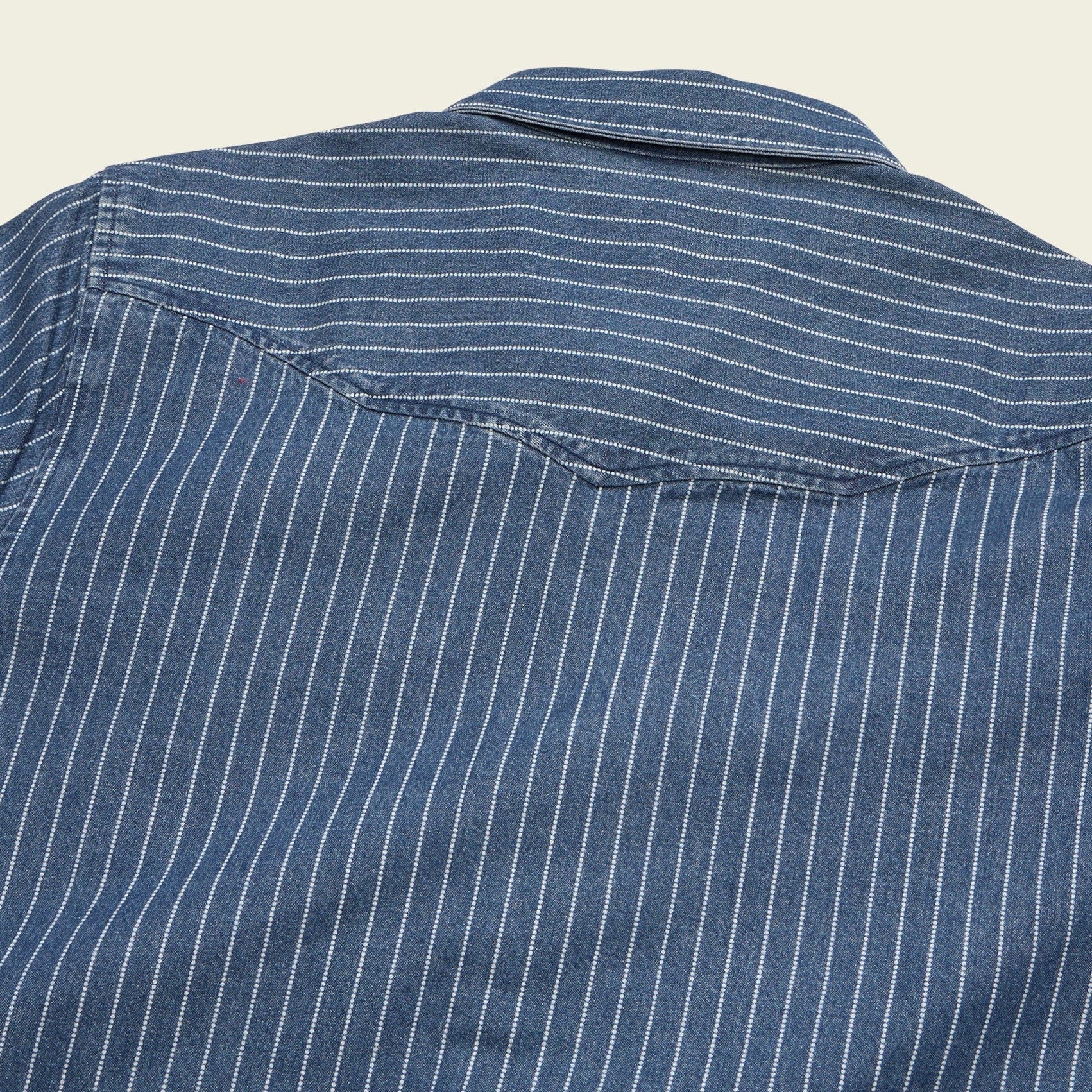 Roper's Clothing stripe denim snap shirt in Merle Stripe, collar detail