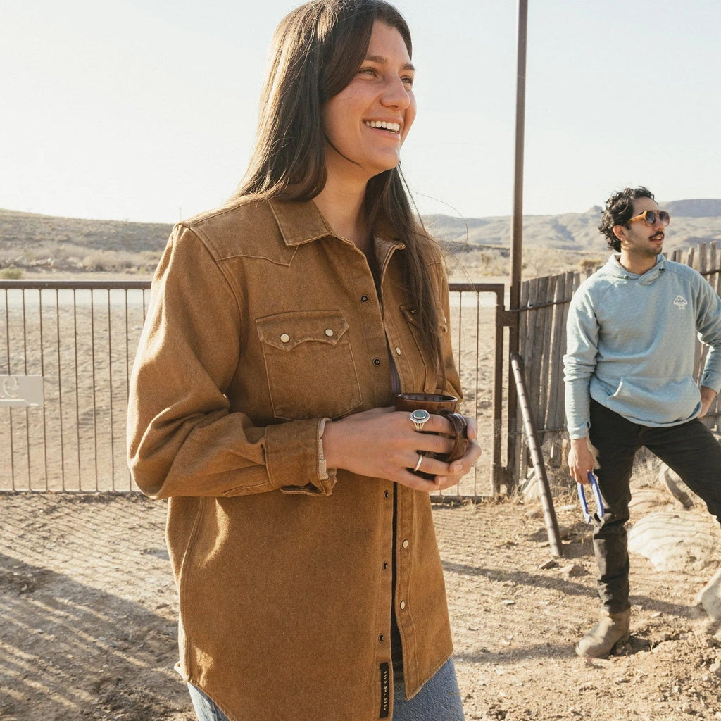 Roper's Clothing solid denim snap shirt in Owens Oaker Wash, chest pocket detail
