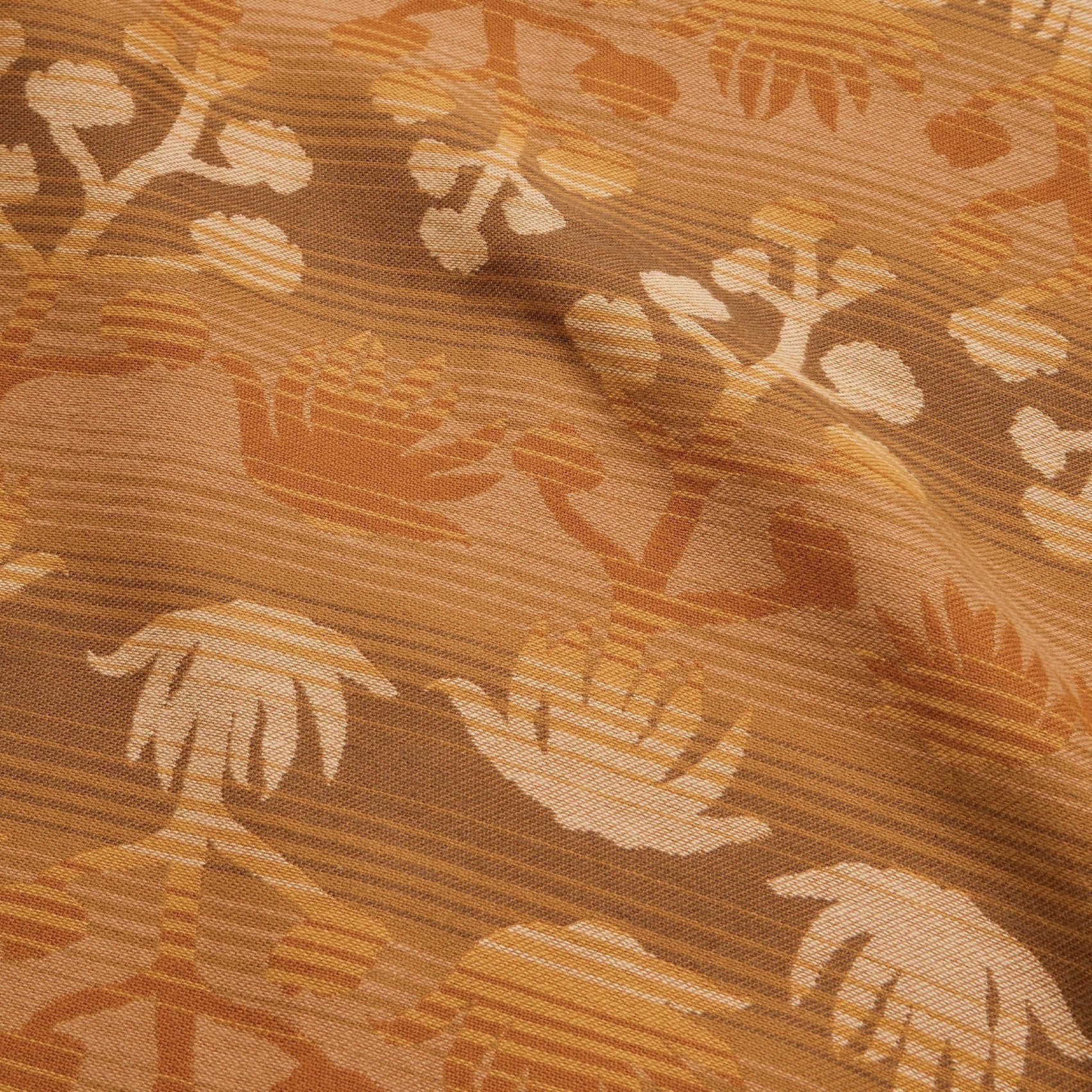 Roper's Clothing floral flannel shirt in Maguey Mirage: Camel, collar detail