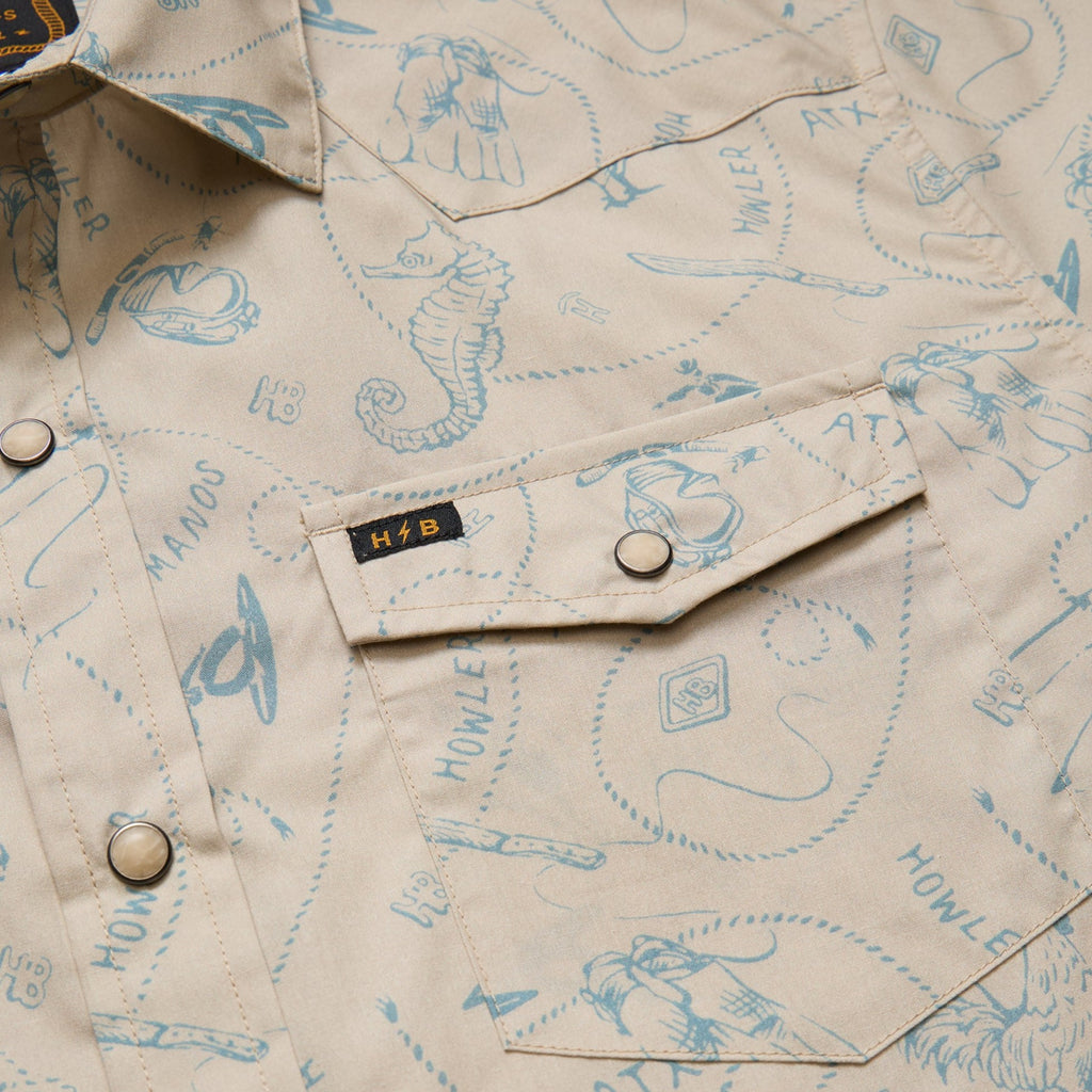 Roper's Clothing print cotton pearl snap shirt in Sea Rodeo: Sand, fabric close-up