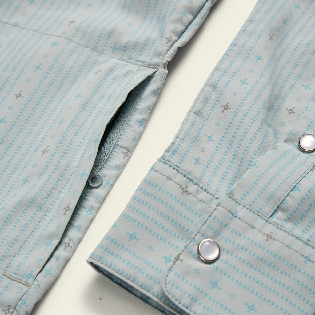 Roper's Clothing stripe performance snap shirt in Supernova Stripe: Ash Blue, collar detail